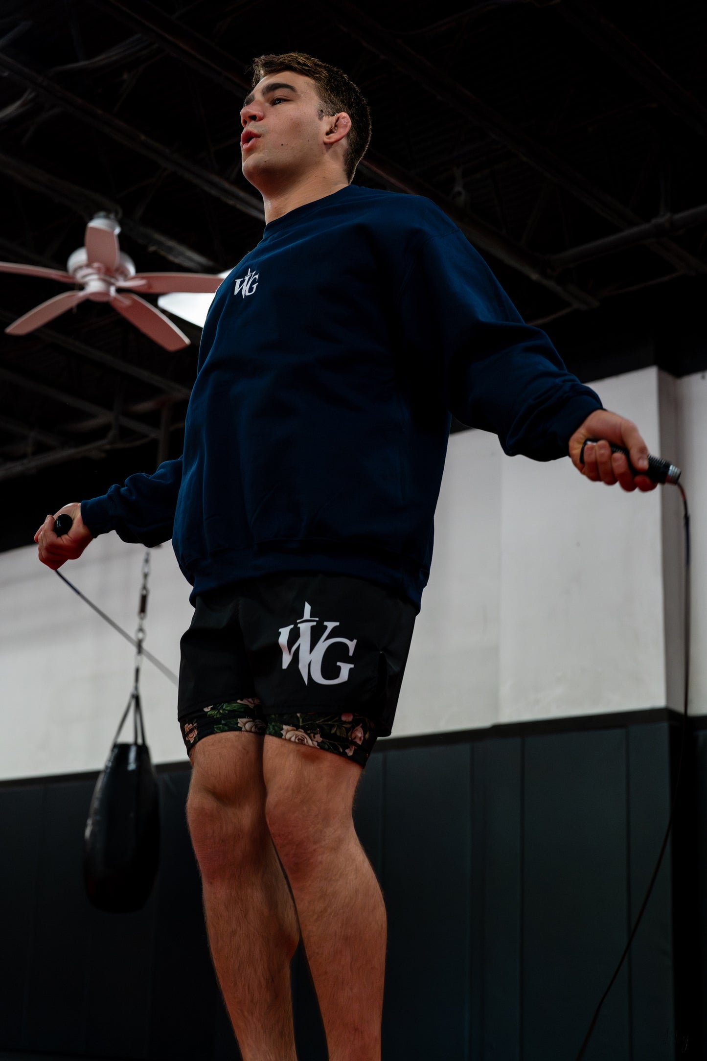 ʜᴇᴀᴠʏᴡᴇɪɢʜᴛ sᴡᴇᴀᴛsʜɪʀᴛ | sᴛᴀɴᴅᴀʀᴅ ꜰɪᴛ | ᴇᴍʙʀᴏɪᴅᴇʀᴇᴅ